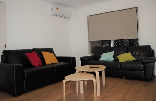 Algester Maison | Cozy 4 bedroom house in Algester
