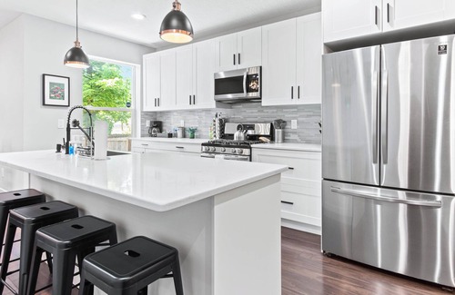 Livingston Park Maison | Cozy 4-bedroom house in pleasant Columbus with WiFi, AC