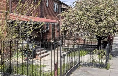 Brownsville Maison | Cozy 4 bedroom house to have an enjoyable time for you and friends.