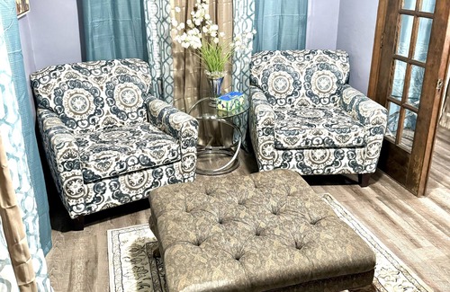 Toledo Maison | Cozy 4 Bedroom Residential Home With indoor fireplace and lots of parking