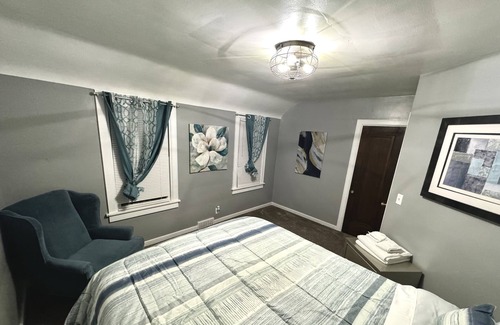 Toledo Maison | Cozy 4 Bedroom Residential Home With indoor fireplace and lots of parking