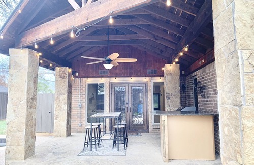 Coppell Maison | Cozy 4 BR home with a private backyard and pool