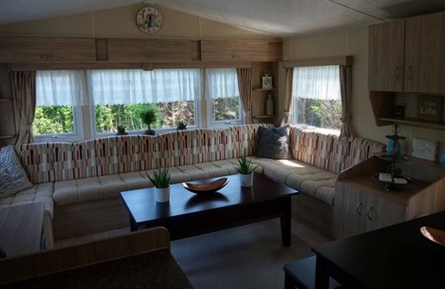 Ouwerkerk Maison | Cozy 4-person mobile home in Ouwerkerk within walking distance of the Eastern Scheldt