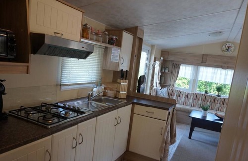 Ouwerkerk Maison | Cozy 4-person mobile home in Ouwerkerk within walking distance of the Eastern Scheldt