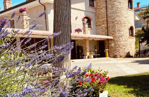 Carru Lit Et Petit-Déjeuner | Cozy 4 Star B&B At The Gates Of The Langhe, With Pets Allowed