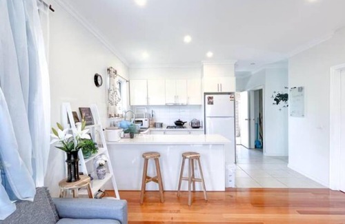 Clayton South Appartement | Cozy 4B3B home w parking WIFI @Clayton