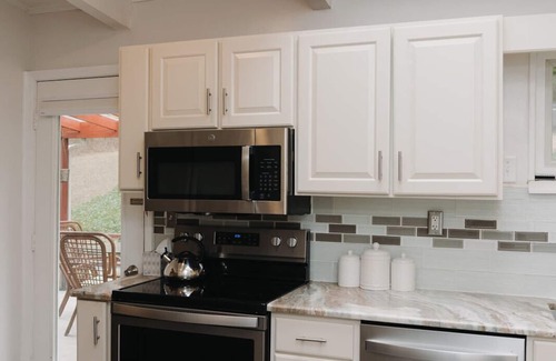 Wayne Maison | Cozy 4Bedroom/2Bath House - 5 Minutes from King Of Prussia