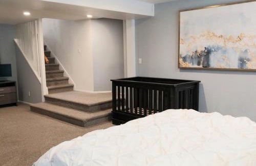 Port Washington Maison | Cozy 4BR 3BA Home- Train to NYC, USOpen, CitiField Mets, Walk to Harbor & Golf