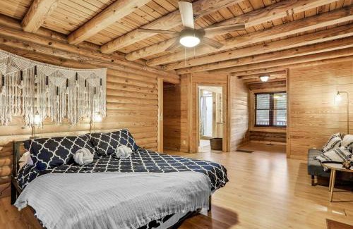 Florahome Appartement | Cozy 4BR Cabin on 11 acres with pool, BBQ & patio!