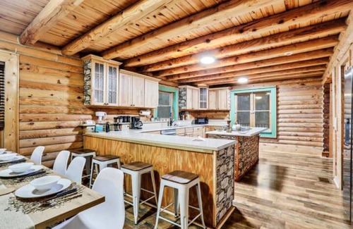 Florahome Cabine | Cozy 4BR Cabin with pool, BBQ