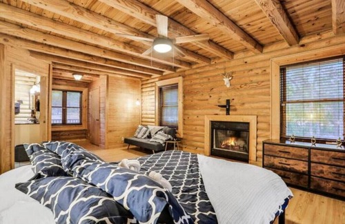 Florahome Cabine | Cozy 4BR Cabin with pool, BBQ