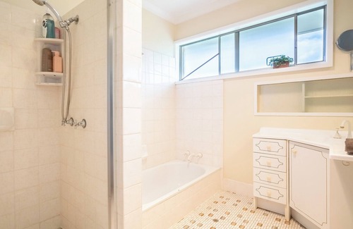 Upper Mount Gravatt Cottage | Cozy 4BR Family Cottage Near Westfield - 39