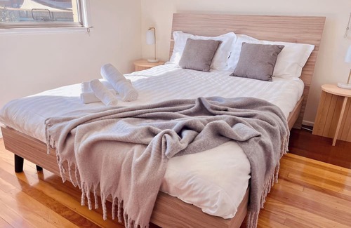 Upper Mount Gravatt Cottage | Cozy 4BR Family Cottage Near Westfield - 39