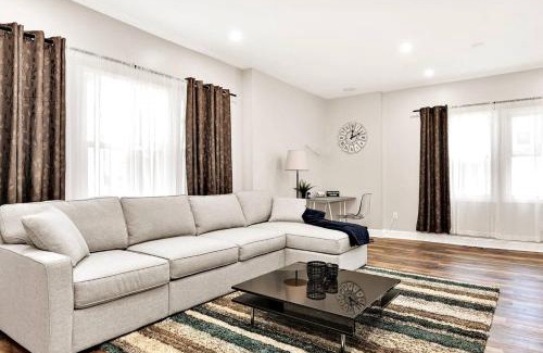 East Lansdowne Maison | Cozy 4BR Home, Sleeps 12, Near PHL, Eagles Field, UPENN, Fast Wi-Fi, Queen Bed, Parking
