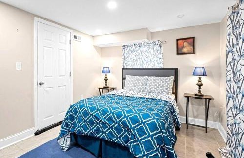 East Lansdowne Maison | Cozy 4BR Home, Sleeps 12, Near PHL, Eagles Field, UPENN, Fast Wi-Fi, Queen Bed, Parking