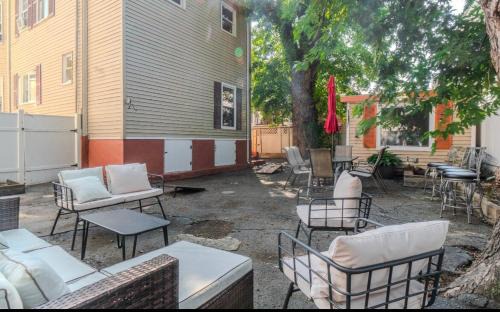 East Somerville Appartement | Cozy 4BR near Boston plus gameroom