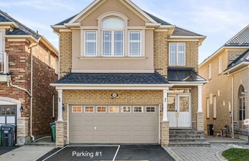 Meadowvale Village Maison | Cozy 5 Bedroom House in Mississauga, On