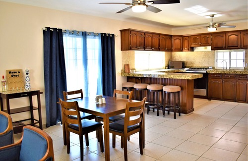 El Tezal Maison | Cozy 5BD Home, 7Min From Marina & Downtown