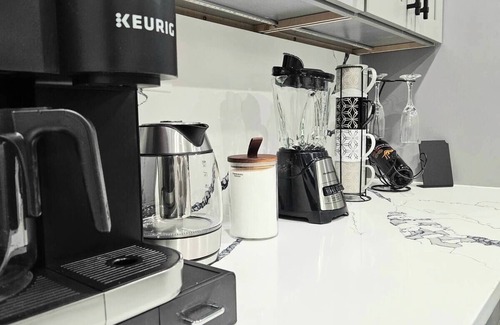 Newbold Maison | Cozy 5BR Home, City Center, Live! Casino, Hot tub with city View