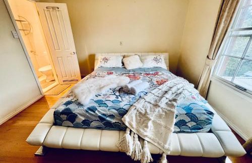 Wantirna South Maison | Cozy 5BR Home with Pool table and King bed