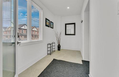 Hamilton Maison | Cozy 6BR Home TiCats Hospitals Beach First Ontario