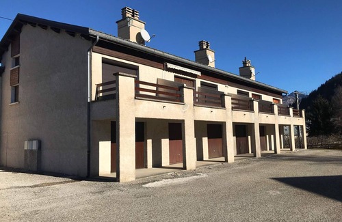 Correncon-en-Vercors Appartement | Cozy 8-Person Apartment in Corrençon en Vercors - Near Ski & Golf