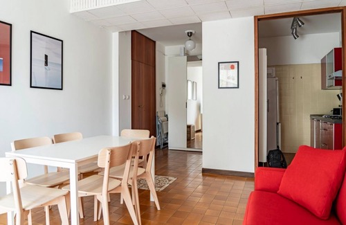 Corno Appartement | Cozy 80 sqm apartment located on the first floor of a building with a lift, ideal for hosting up to 6 people.Located in Garda, the accommodation boasts a strategic position: the beach is just a 2-minute walk away, while the city center can be easily reac