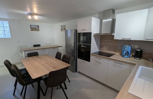 Chilleurs-aux-Bois Cottage | Gîte convivial avec climatisation, 4 chambres, terrasse, parking - 6 pers.