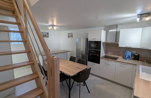 Chilleurs-aux-Bois Cottage | Gîte convivial avec climatisation, 4 chambres, terrasse, parking - 6 pers.