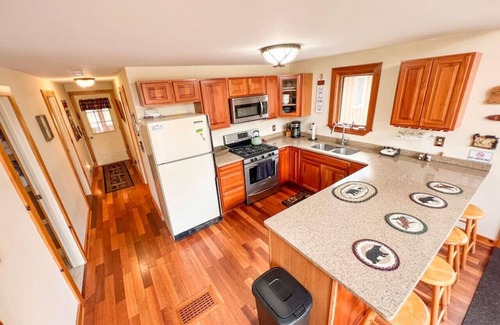 Inlet Cabine | Cozy Adirondack Mountain Cabin- Inlet, NY - Sleeps 9!