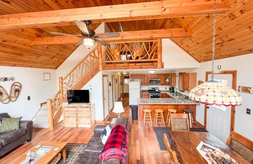 Inlet Cabine | Cozy Adirondack Mountain Cabin- Inlet, NY - Sleeps 9!
