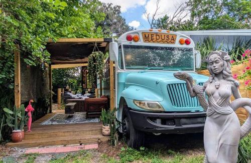 Tampa Maison | Cozy AF Medusa the Bus-Lux
