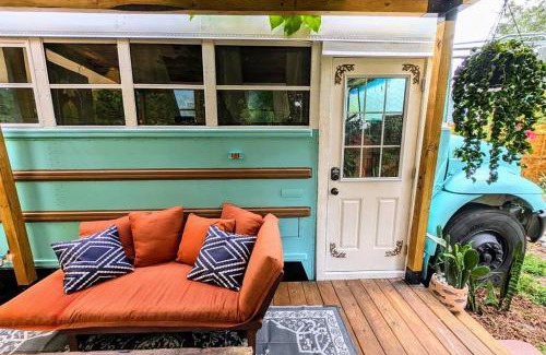 Tampa Maison | Cozy AF Medusa the Bus-Lux