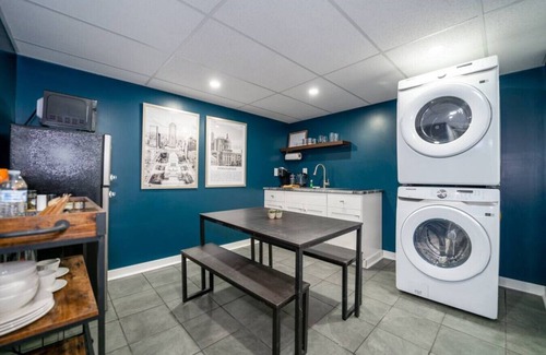 Meridian-Kessler Appartement | Cozy, Affordable, Luxurious | Central Location
