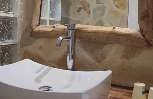 Vauvert Appartement | Cozy air-conditioned studio in Camargue with free parking, pets allowed