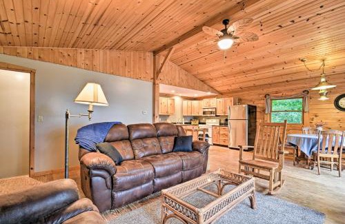 Shipshewana Maison | Cozy Amish Country Cabin on Shipshewana Lake!