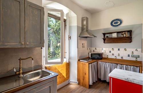Ala Appartement | Cozy and artistic apartment in 500-year-old building in Ala.