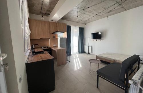Vake Appartement | Cozy and Bright APT w/ Veranda