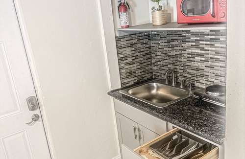 Lauderhill Appartement | Cozy and Charming Studio in Fort Lauderdale