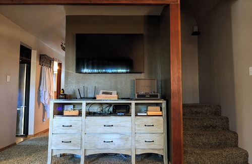 Hoodsport Maison | Welcoming 2 story house on cul de sac with WiFi