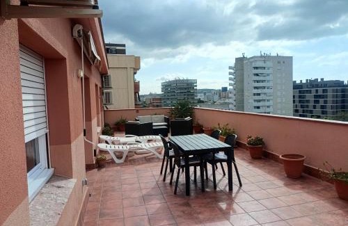 L'Hospitalet de Llobregat Appartement | Cozy and sunny penthouse Fira BCN