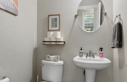 Pflugerville Maison | Cozy and Fun Luxury Family Home!