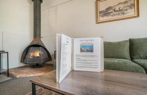 Gaylord Maison | Cozy and Newly Updated Townhouse on Lake Martin