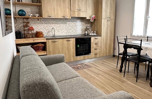 Vallecrosia Appartement | Cozy and quiet lodging in the center two minutes from the Ligurian Sea.