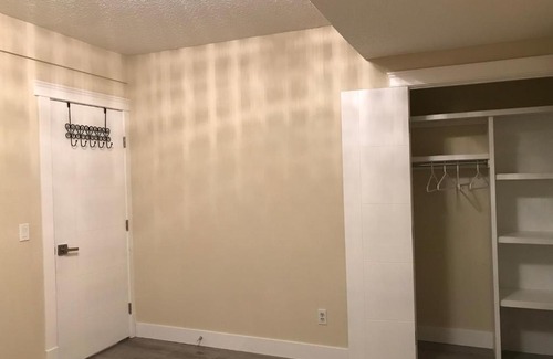 Signal Hill Maison | Cozy and Quiet Room with Private Bathroom