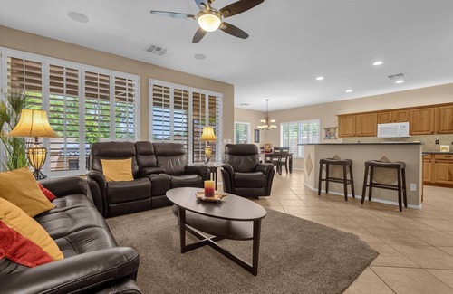 East Mesa Maison | Cozy and relaxing 3 bedroom home