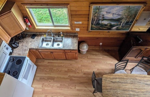 McBride Cabine | Cozy and Relaxing Getaway Cabin #14