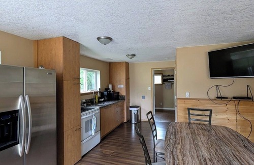 McBride Cabine | Cozy and Relaxing Getaway Cabins 17