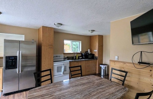 McBride Cabine | Cozy and Relaxing Getaway Cabins 17