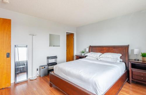Berkeley Appartement | Cozy and Secure 3-Bedroom, 2-Bath Unit with 6 Beds and Beautiful Bay View